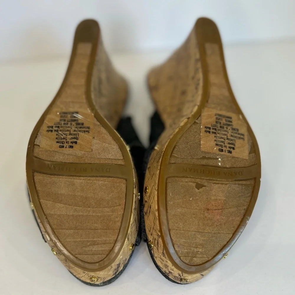 Dana Buchman Women’s 7M Garrett Blue corked wedge. Preloved.